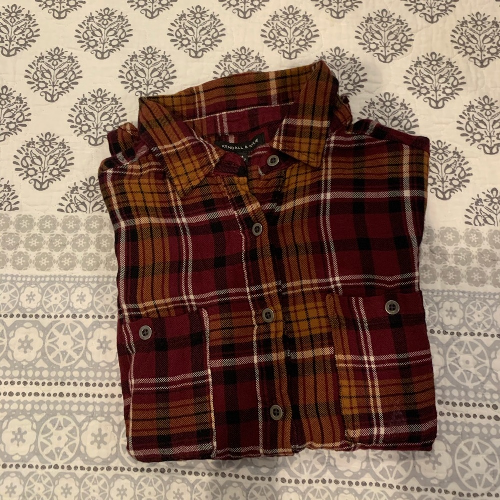 Kendall & Kylie Maroon Flannel Size Medium
